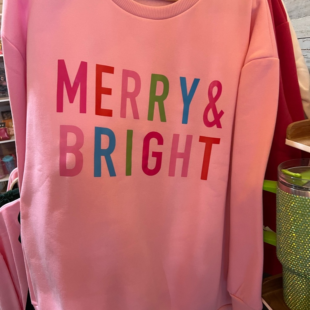 Pink”Merry& Bright”sweatshirt it’s true to size showYourfestiveSpirit GreatPrice
